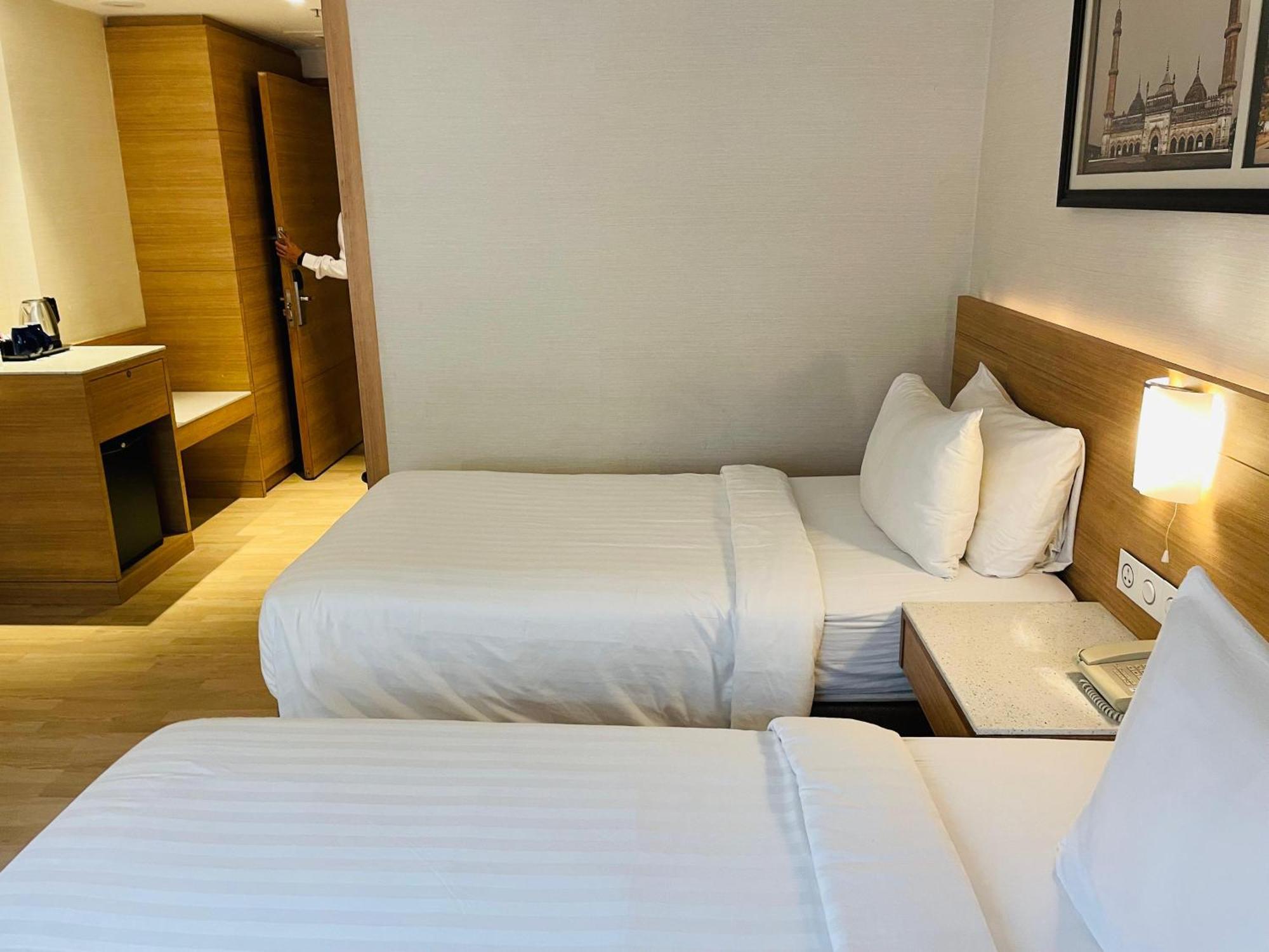 Hotel Maple Tree - Near Ekana Cricket Stadium - Lucknow Bagian luar foto