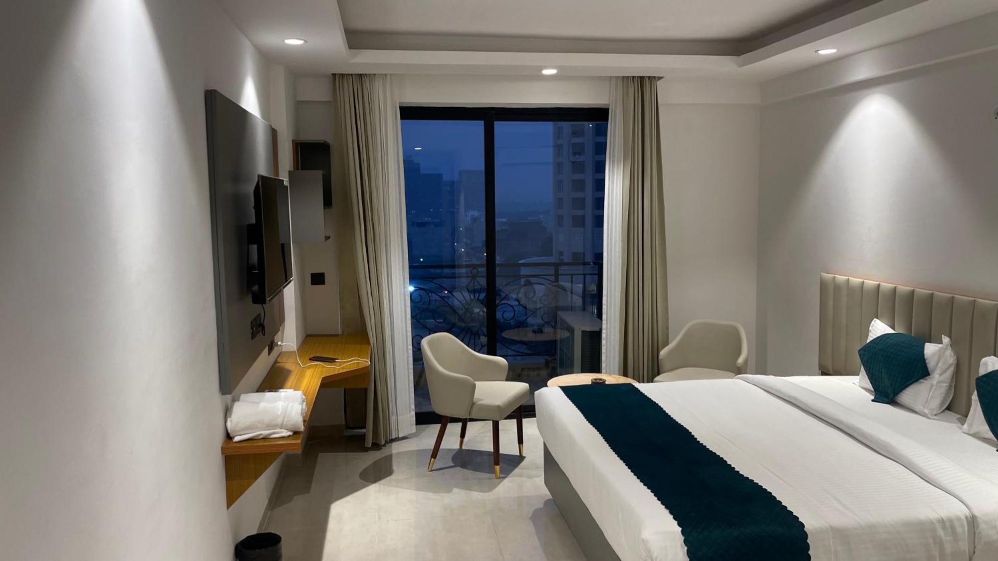 Hotel Maple Tree - Near Ekana Cricket Stadium - Lucknow Bagian luar foto