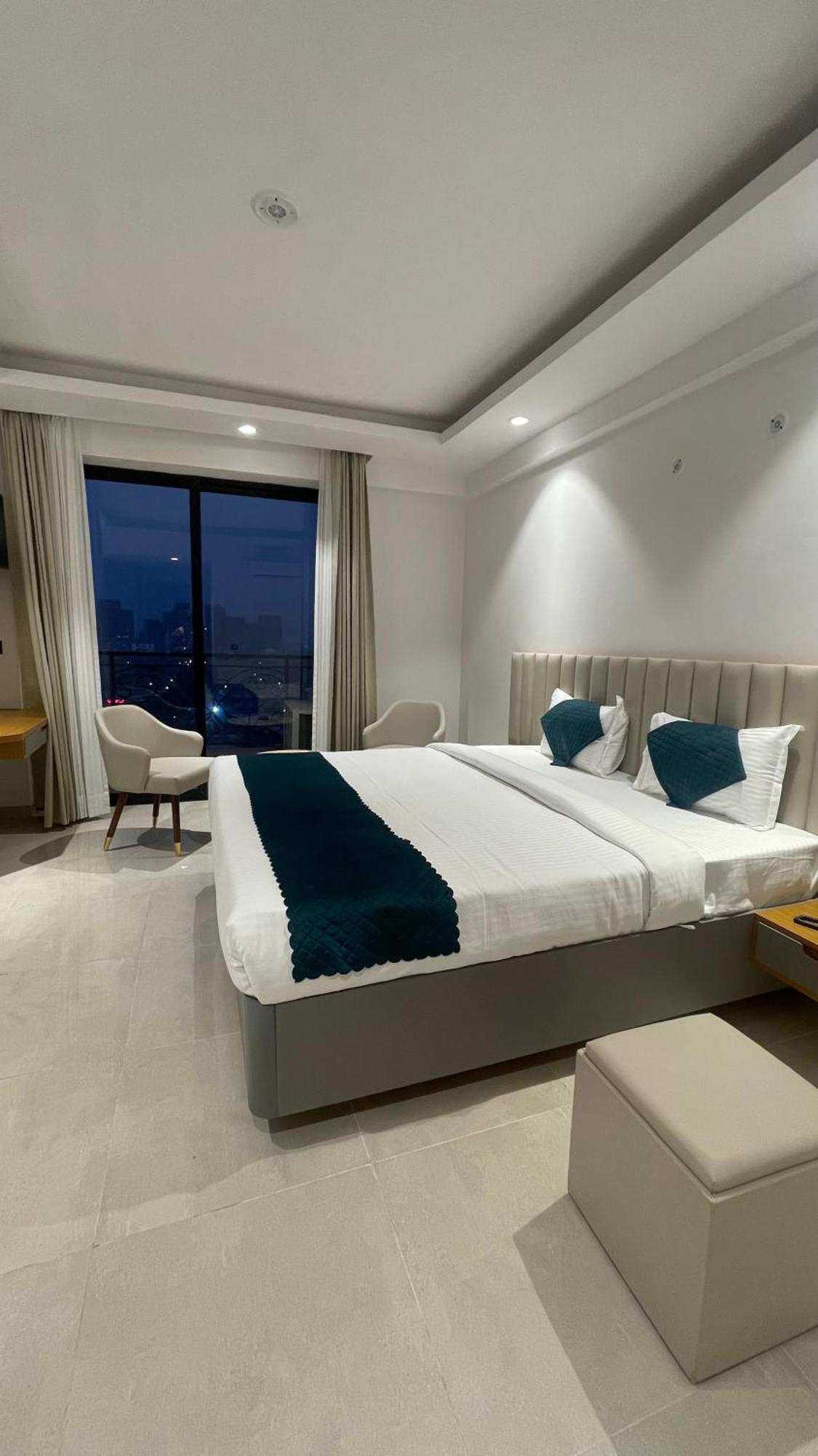 Hotel Maple Tree - Near Ekana Cricket Stadium - Lucknow Bagian luar foto