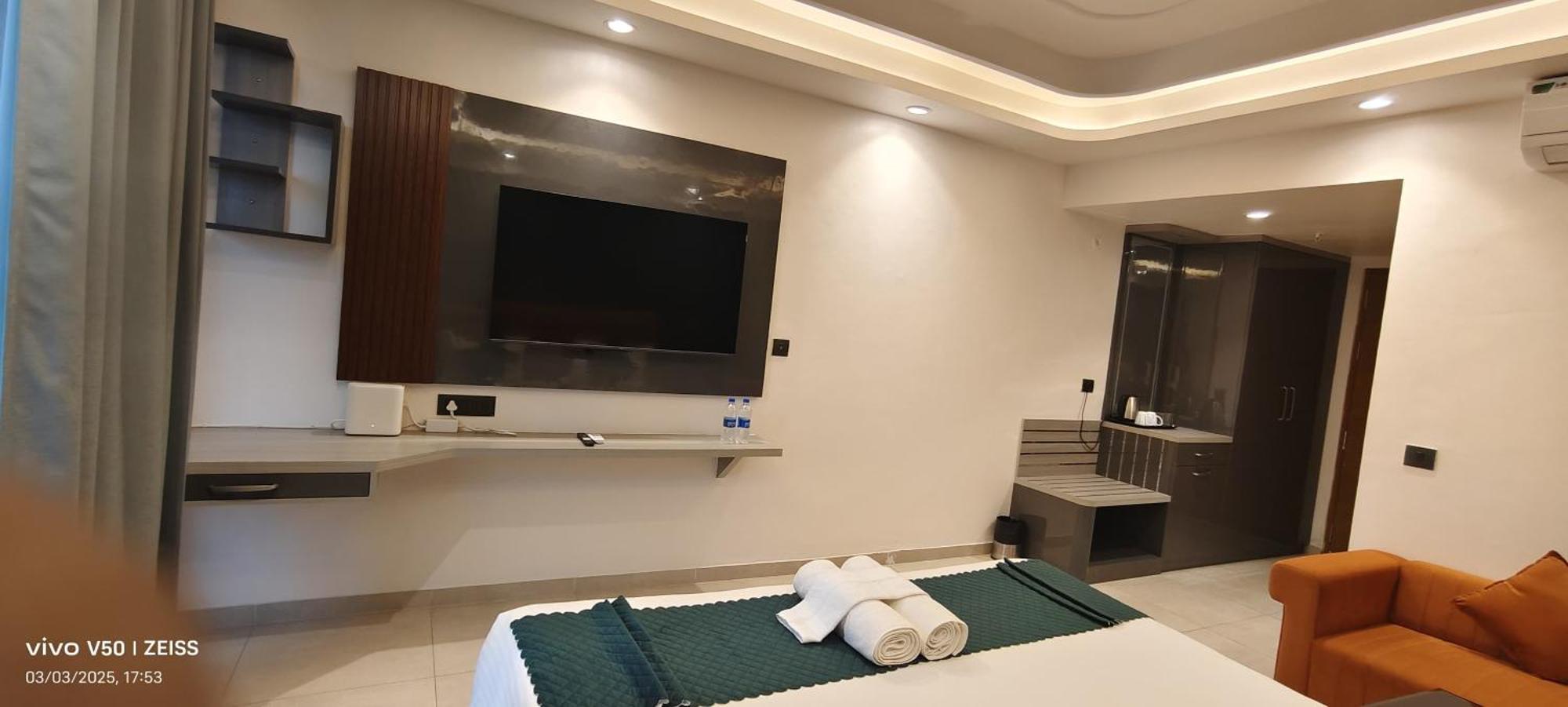 Hotel Maple Tree - Near Ekana Cricket Stadium - Lucknow Bagian luar foto