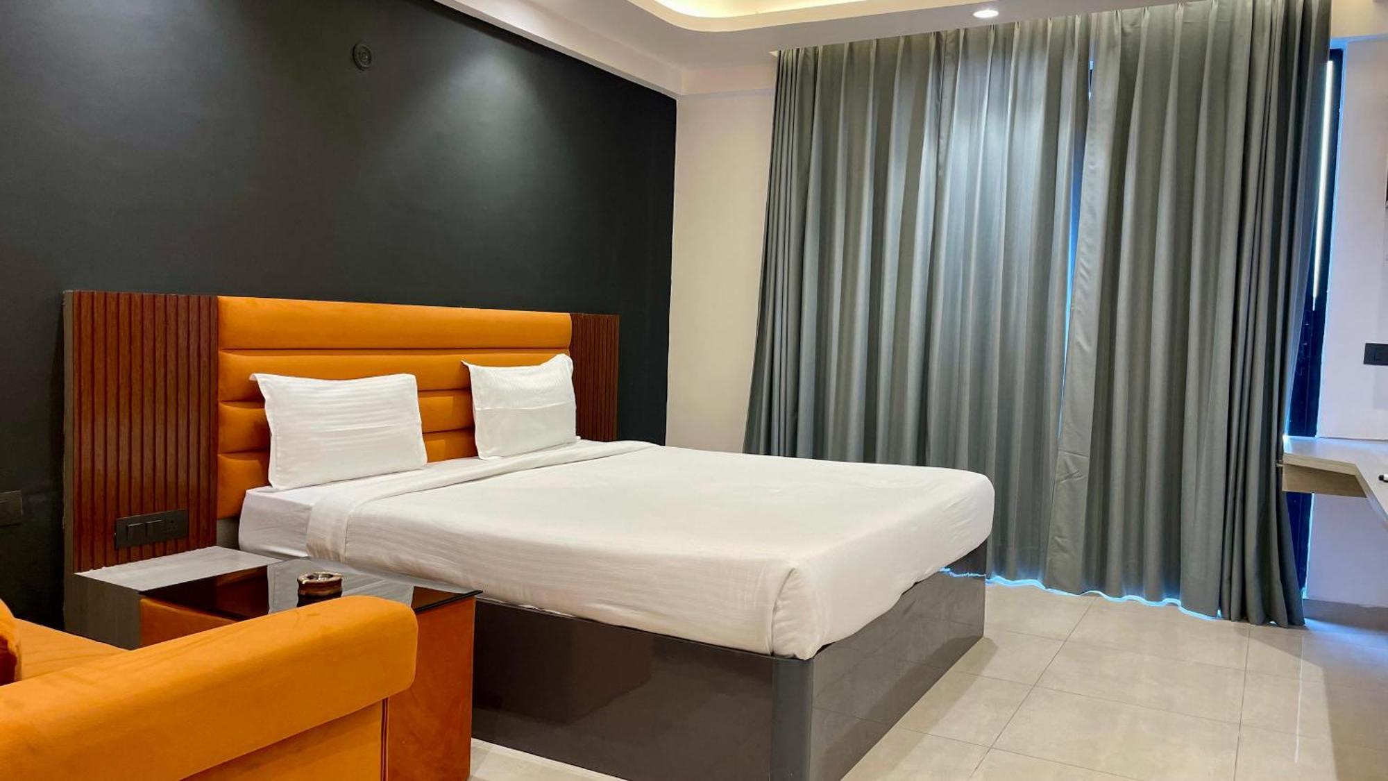 Hotel Maple Tree - Near Ekana Cricket Stadium - Lucknow Bagian luar foto